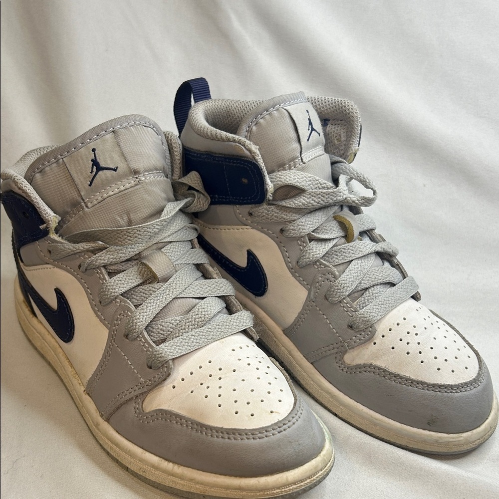 Nike Jordan 1 Mid shoes in the "Cement Grey/White-True Blue" size 13c